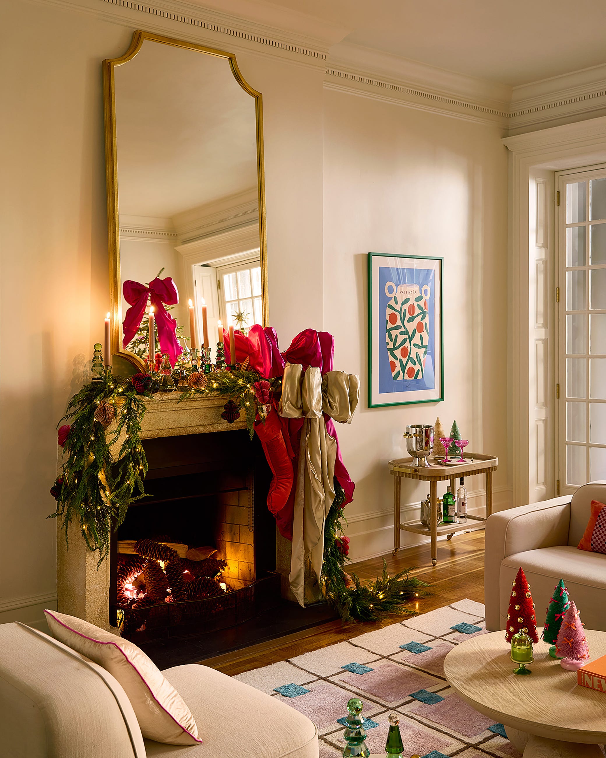 Creative Ways to Decorate a Fireplace Without a Mantle – Inspiring Styles and Tips for a Stylish Focal Point 3 Creative Ways to Decorate a Fireplace Without a Mantle – Inspiring Styles and Tips for a Stylish Focal Point