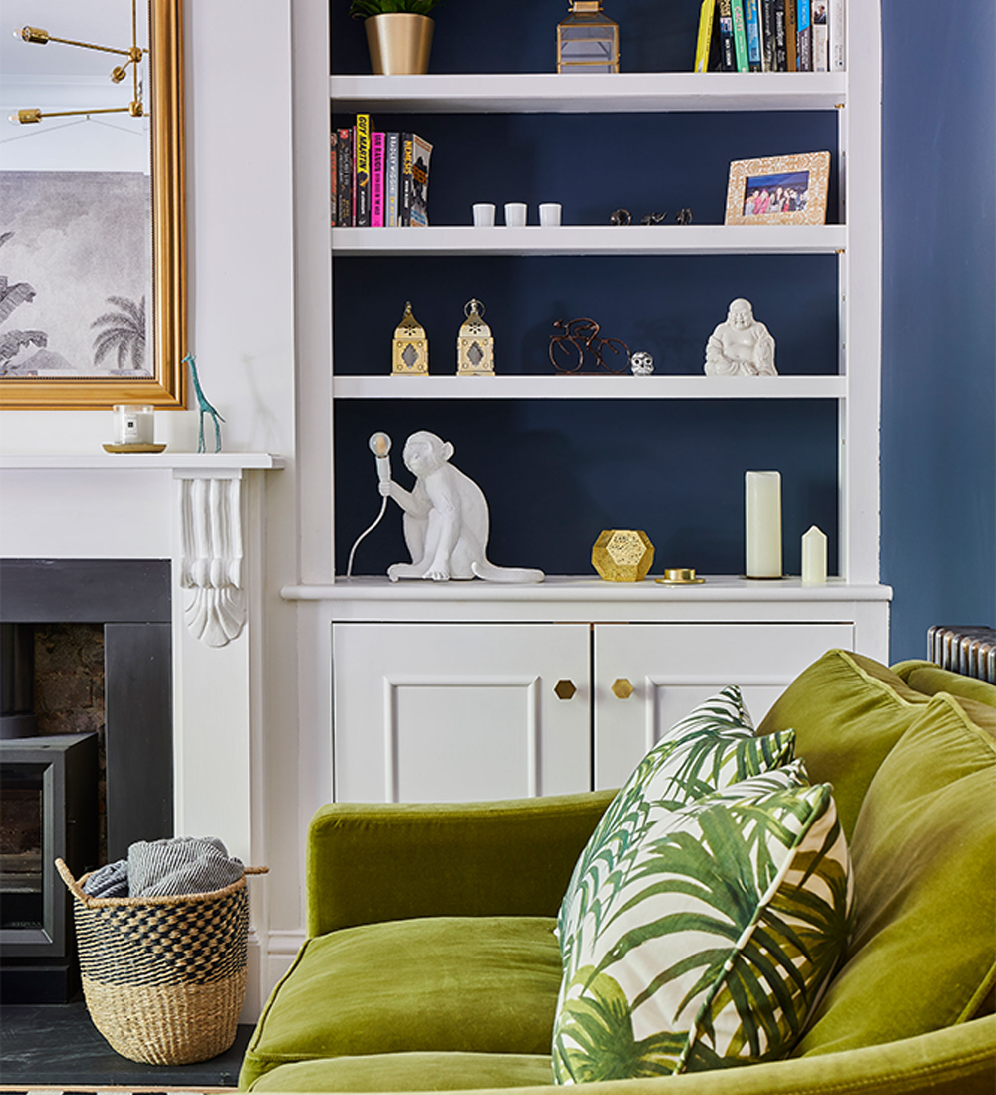 How to Decorate a Small Living Room with a Fireplace - Creative Strategies for a Cozy and Stylish Space 3 How to Decorate a Small Living Room with a Fireplace - Creative Strategies for a Cozy and Stylish Space