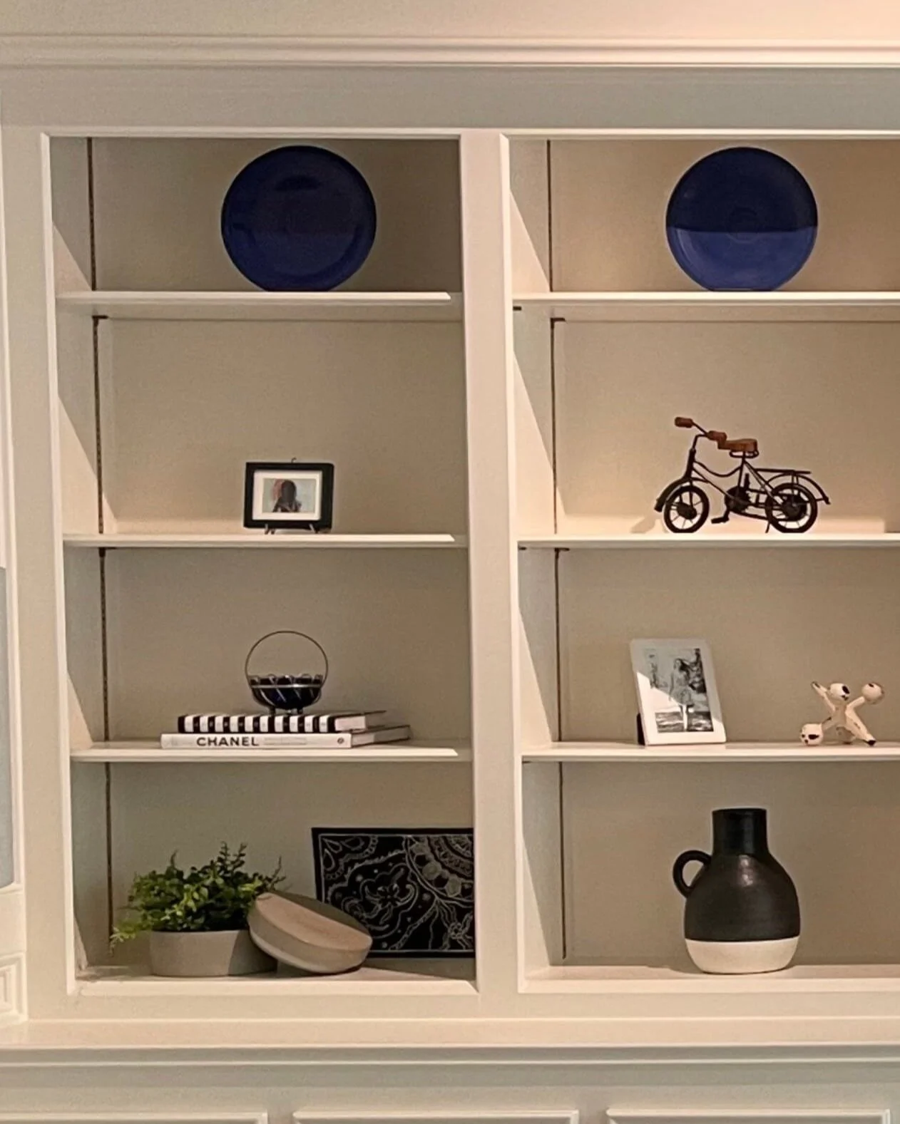 How to Decorate Shelves Next to Fireplace - Transform Your Space with Style and Substance 4 How to Decorate Shelves Next to Fireplace - Transform Your Space with Style and Substance