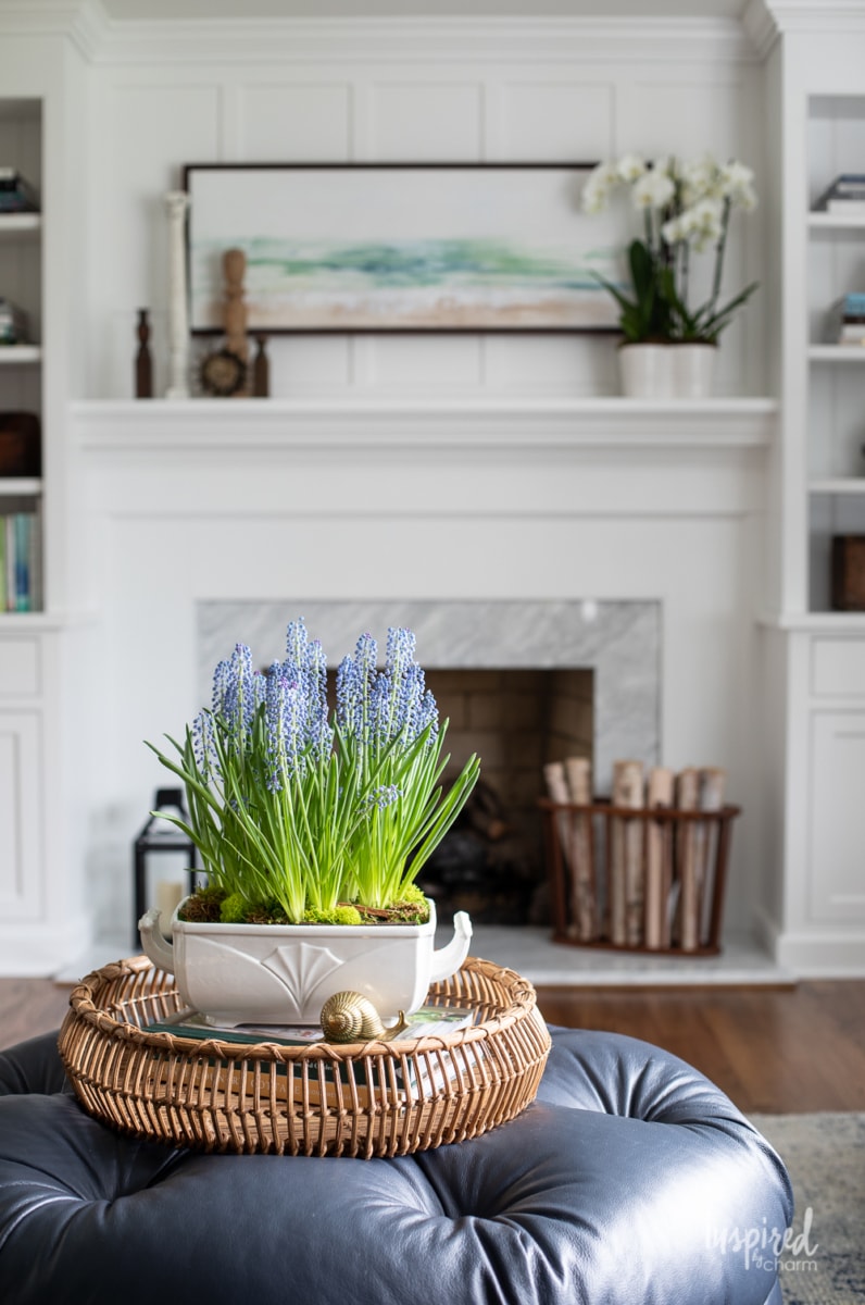 How to Decorate a Living Room with a Fireplace - Creative Ideas to Make The Hearth the Heart of Your Space 8 How to Decorate a Living Room with a Fireplace - Creative Ideas to Make The Hearth the Heart of Your Space