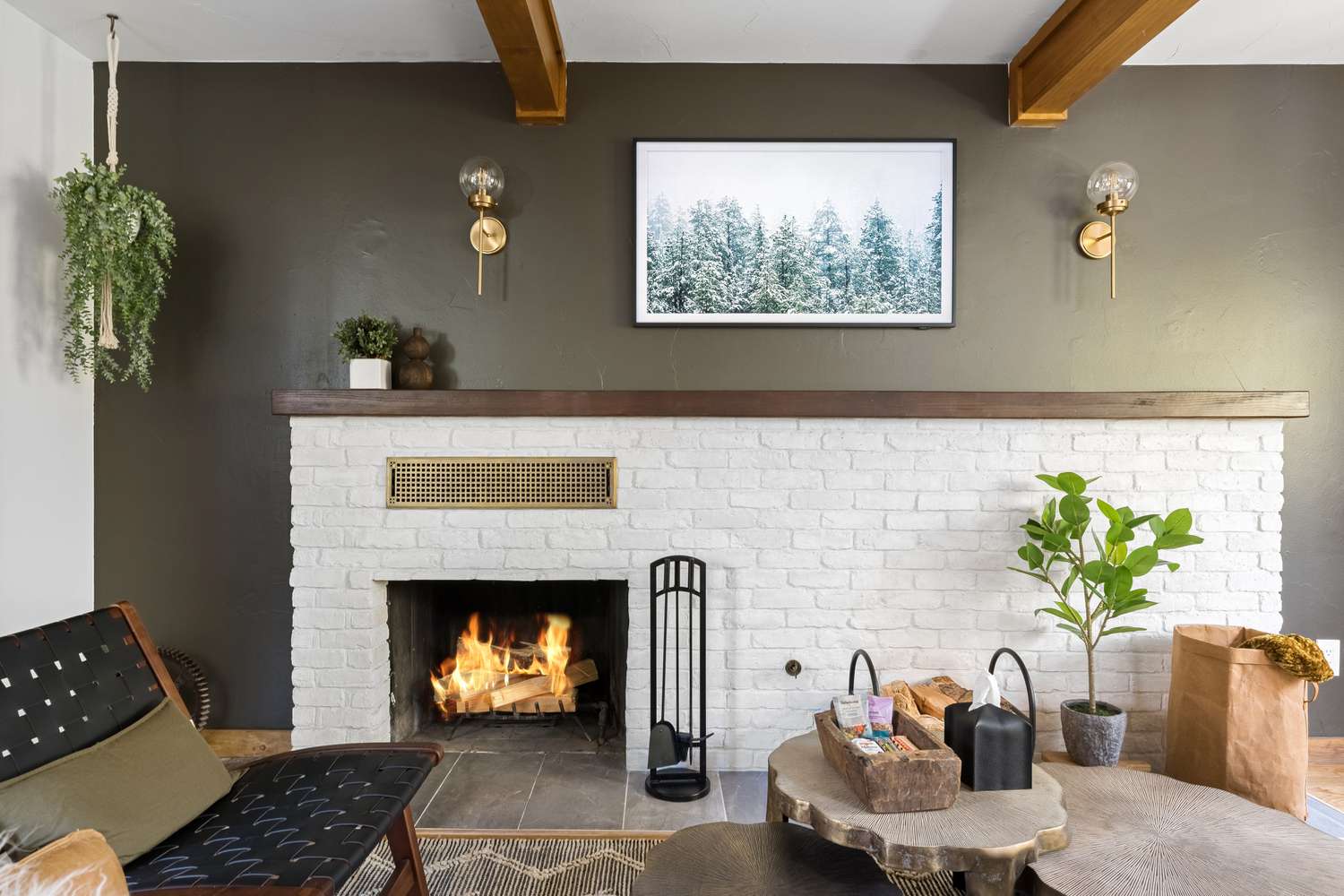 How to Decorate a Stone Fireplace - Transform Your Home with Style and Flair 8 How to Decorate a Stone Fireplace - Transform Your Home with Style and Flair
