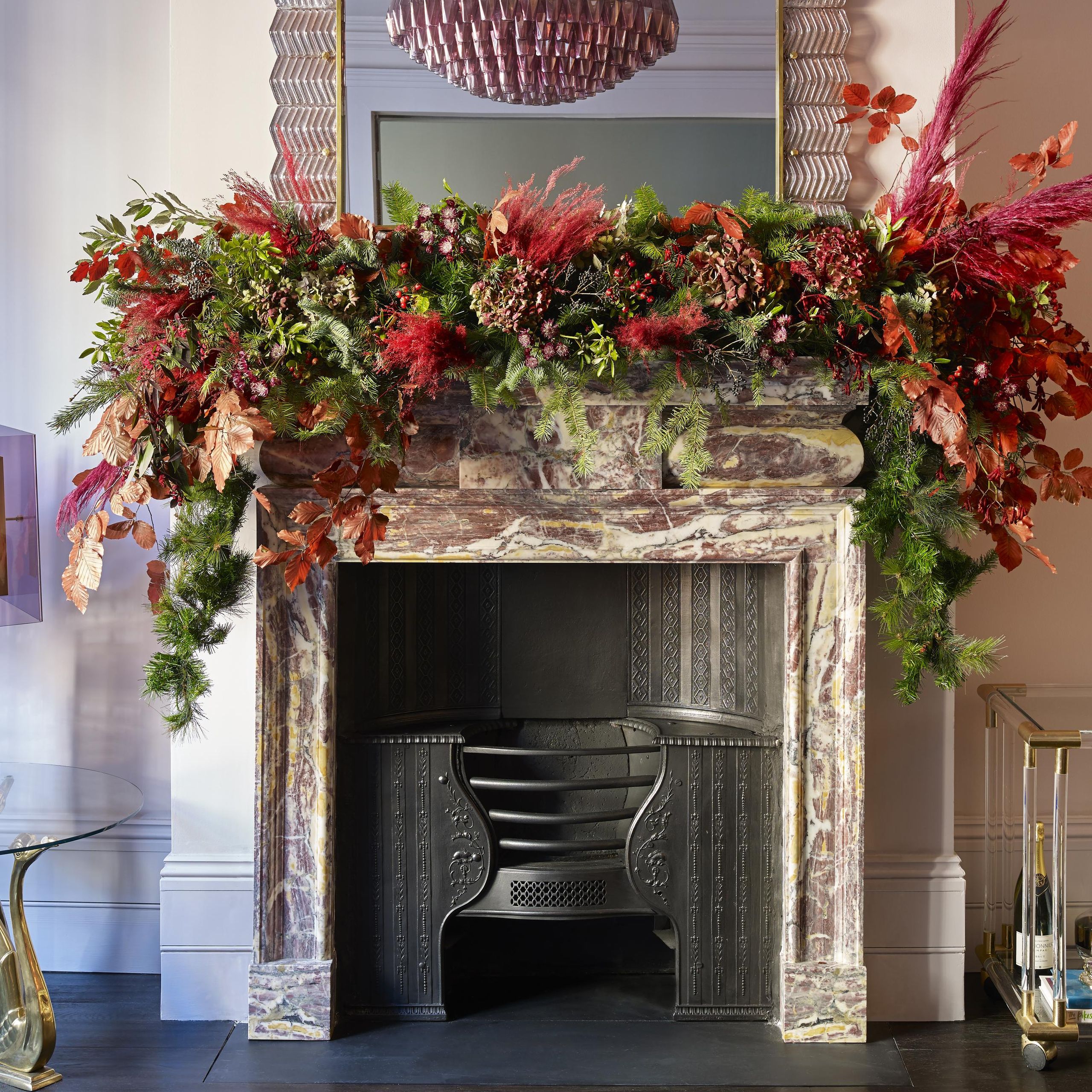 How to Decorate a Fireplace Mantel for Christmas - Creative Ideas to Transform Your Home into a Festive Wonderland 2 How to Decorate a Fireplace Mantel for Christmas - Creative Ideas to Transform Your Home into a Festive Wonderland