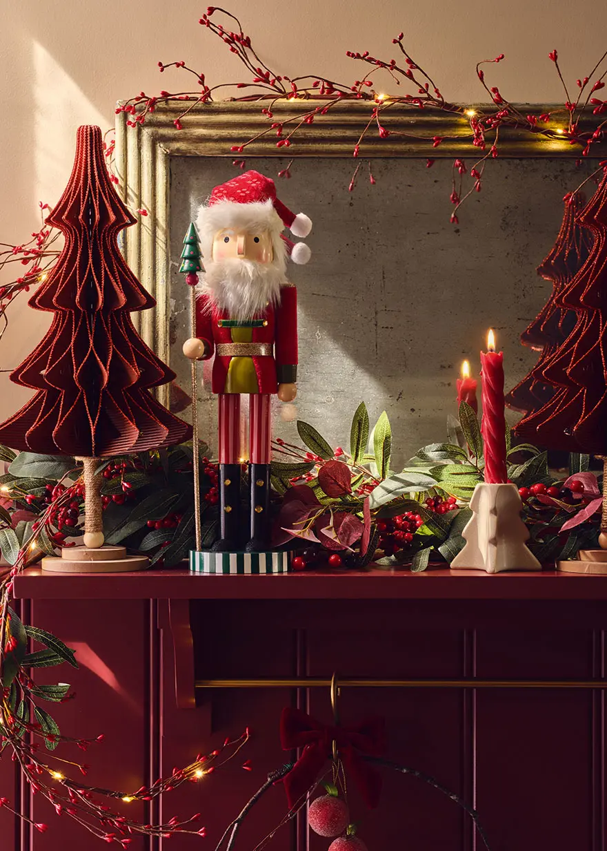 How to Transform Your Fireplace into a Magical Christmas Focal Point - Creative Ideas and Tips for a Festive Home 3 How to Transform Your Fireplace into a Magical Christmas Focal Point - Creative Ideas and Tips for a Festive Home