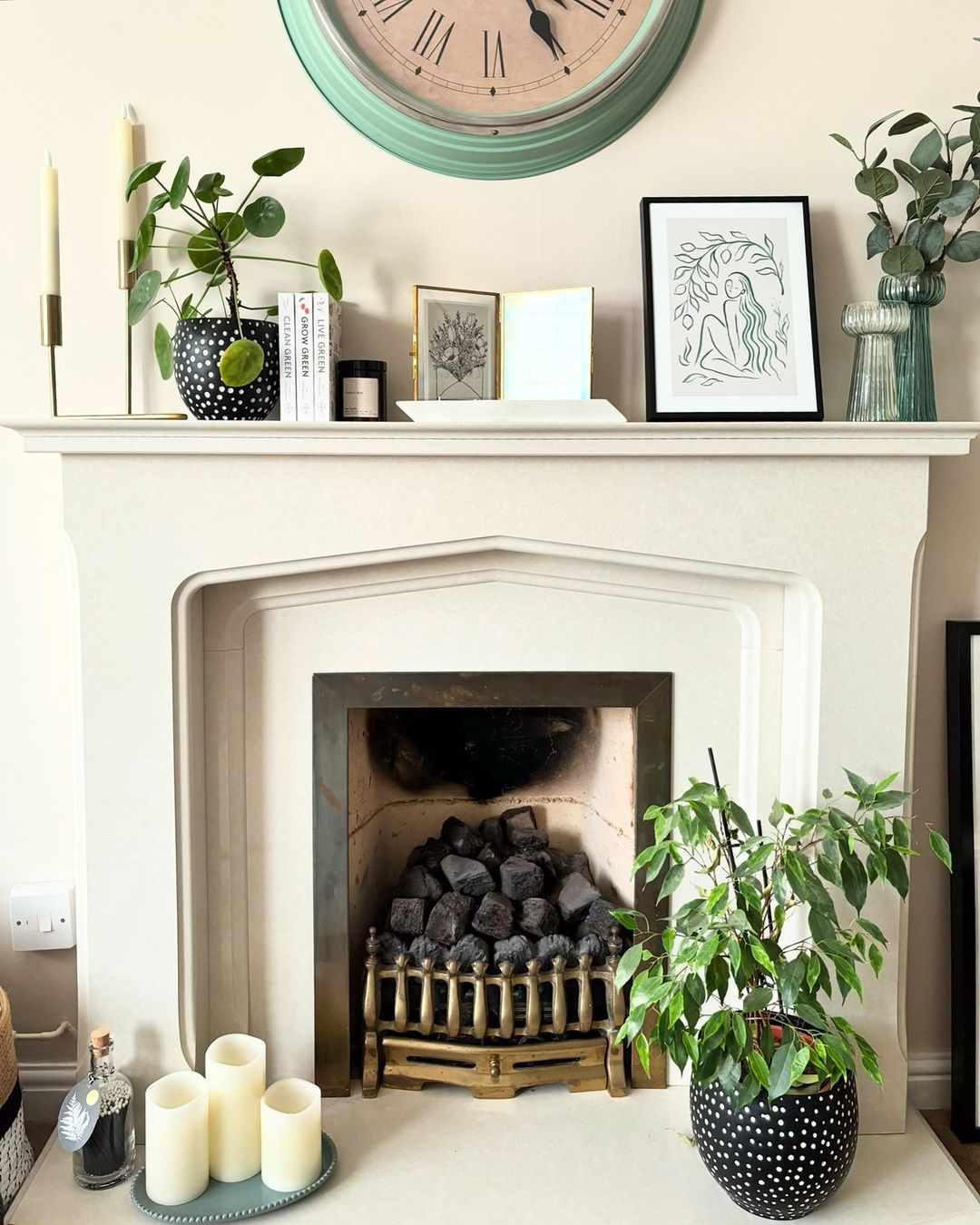Transforming Your Space - The Ultimate Guide on How to Decorate a Fireplace Hearth with Style and Grace 2 Transforming Your Space - The Ultimate Guide on How to Decorate a Fireplace Hearth with Style and Grace