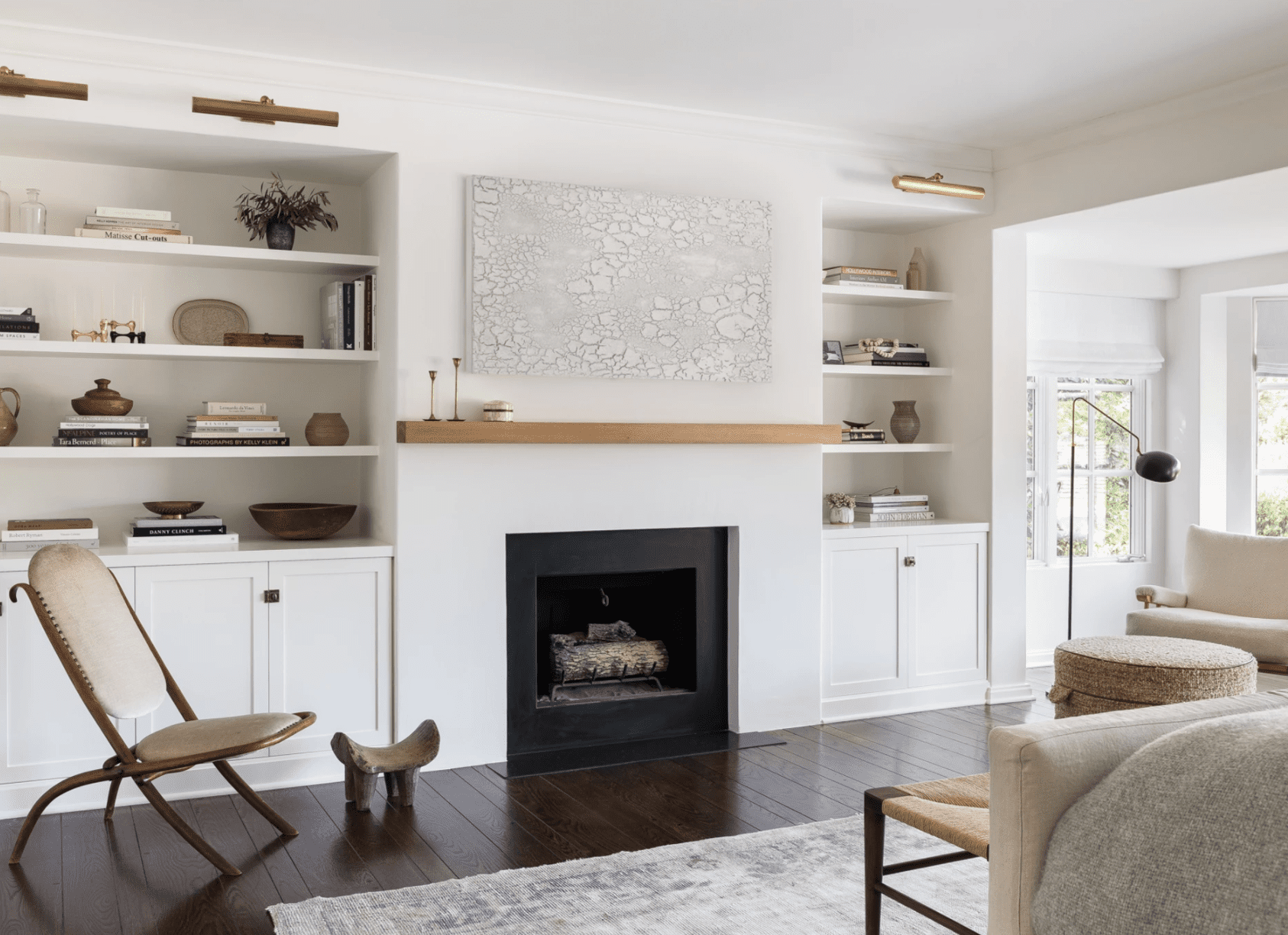 Transforming Your Space - The Ultimate Guide on How to Decorate a Fireplace Hearth with Style and Grace 8 Transforming Your Space - The Ultimate Guide on How to Decorate a Fireplace Hearth with Style and Grace